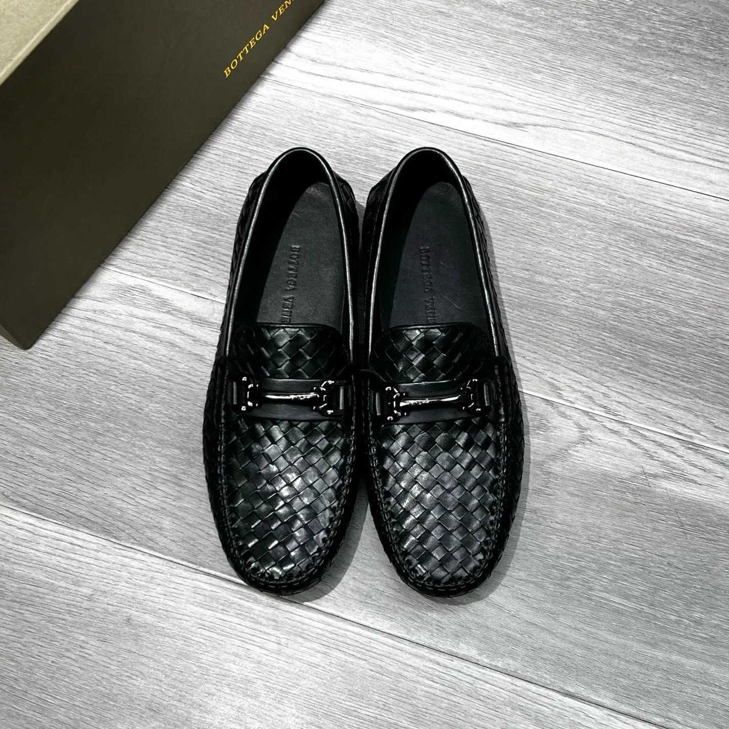 Ex-factory price 500 BV〰️Purely handmade classic men's beanie shoes👉👉driving shoes, slip-on shoes, made of imported cowhide woven from Italy, 💕water-dyed cowhide lining, 🔊original outsole, waterproof platform design, comfortable on the feet. A good choice for traveling and driving, two colors available, code number: 38-44, (45 can be customized)